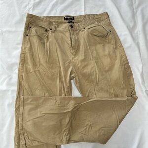 Men’s khaki pants